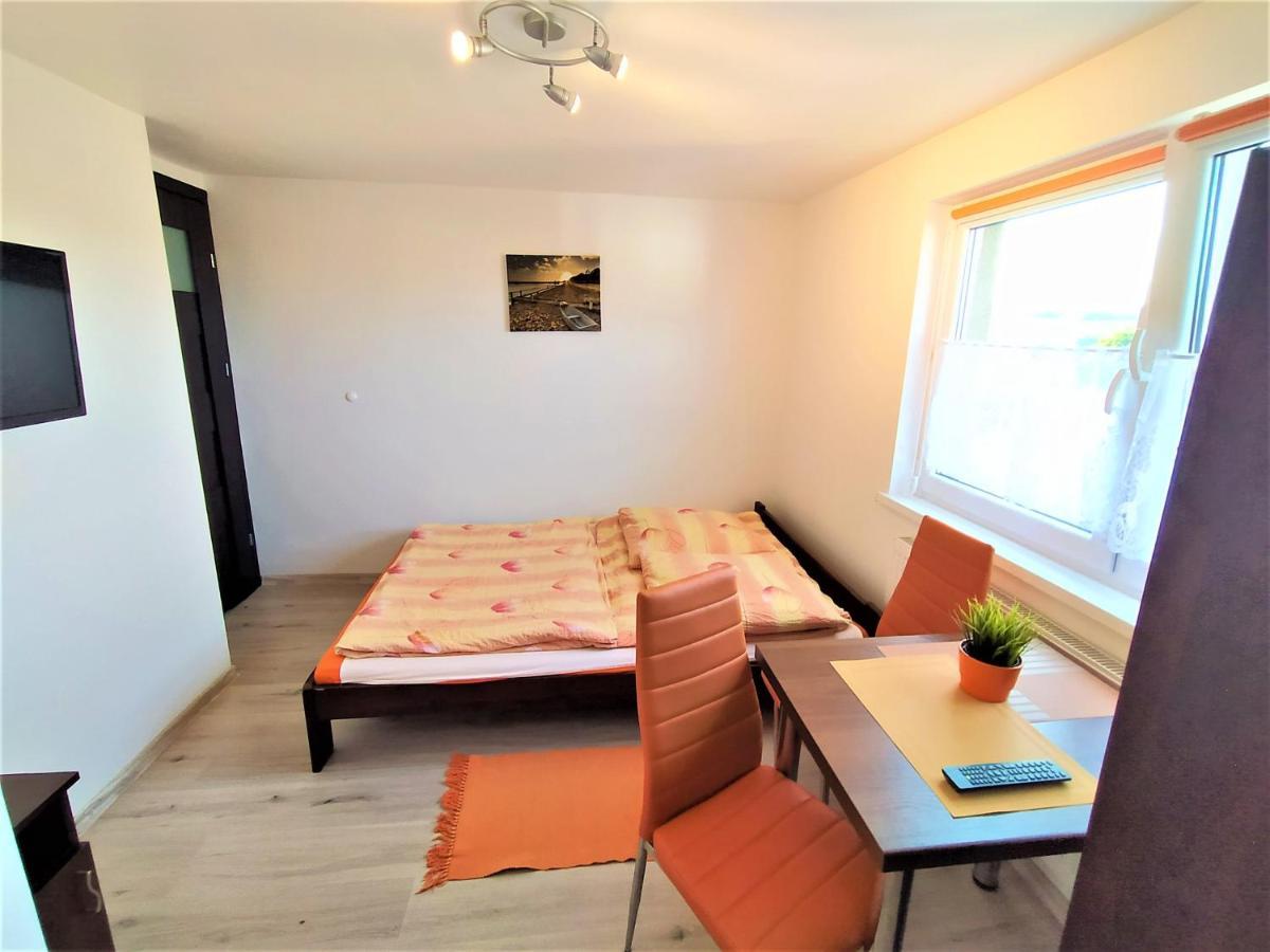 Sloneczne Pokoje U Ewy Na Mlynskiej Wladyslawowo Exterior photo